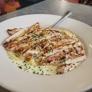 Chicken alfredo fettuccine