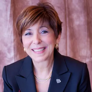 Elizabeth R.