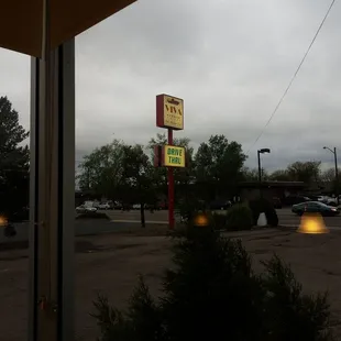 I like this retro looking sign.