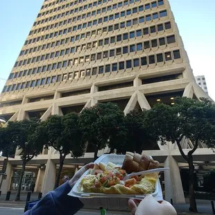 outside is transamerica pyramid