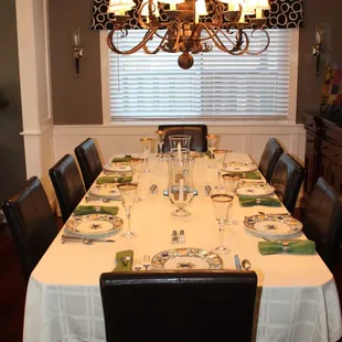 She even sets the table wonderfully for the whole group! Pure elegance!