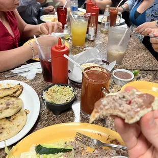 Viva El Salvador Restaurante and Bar