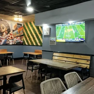 Dinning room. Welcoming seating.