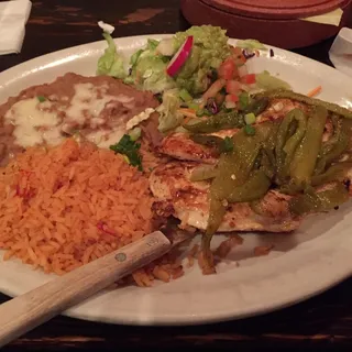 Pollo ala Parrilla Plate