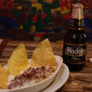 Chorri Queso with Negro Modelo, really great top start off the night!