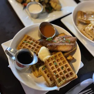 Chick-un &amp; Waffles