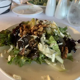 Pear and Walnut Salad