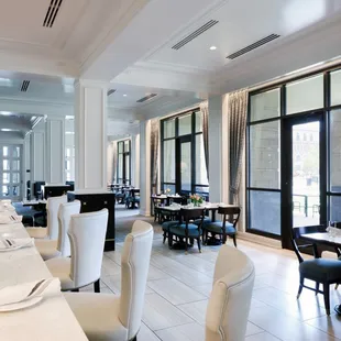Vivante Bar and Dining room