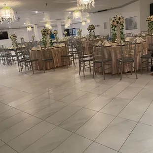 Esta foto es del salón ya arreglado un día antes