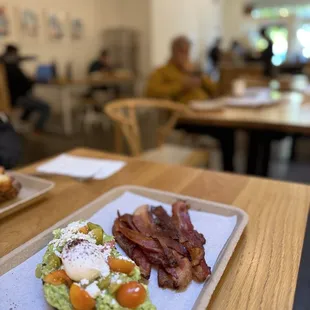 Smashed avo toast &amp; bacon