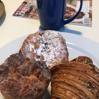 Turmeric Monkey Bread