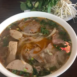 Spicy Hue Noodle Soup - bun bo hue