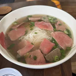 Pho P4. Tai Bo Vien Pho (steak and meatballs)