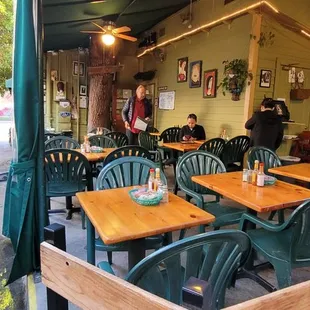 0800 Friday: George chatting with early customers