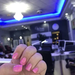 Dip nails! In the color "Bubble Gum"