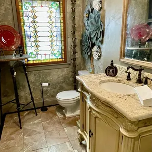 Even the restrooms are beautiful! And I love their paper towels...