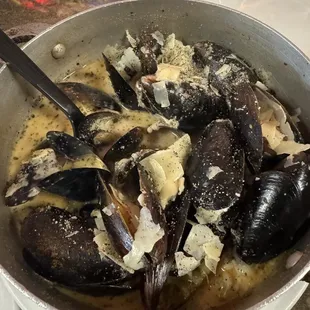 Garlic Parmesan Mussels