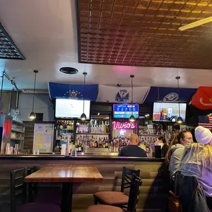 sushi and sashimi, interior
