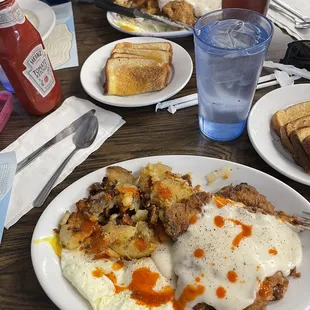 a plate of breakfast food