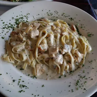 Fettuccini Alfredo With Chicken