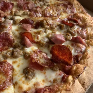 Deluxe Pizza - Meat Lovers