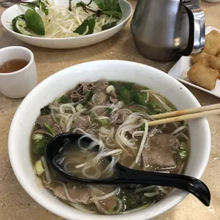 P4. Steak Noodle Soup (large)