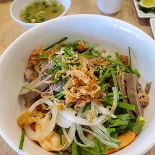 P15. Phnom Penh Pork and Seafood noodle Soup