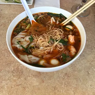 SP6. Wonton Egg Noodle Soup with BBQ Pork