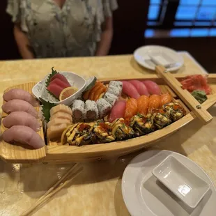 sushi, sashimi, sushi and sashimi, food