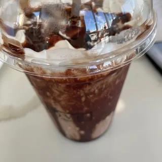 COOKIES AND CREAM