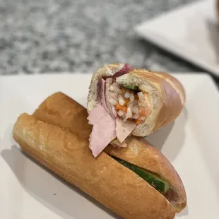Dac Biet Banh Mi