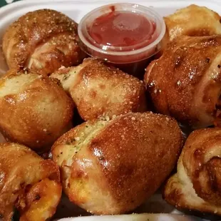 Vocelli bacon &amp; cheese rolls
