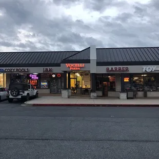 the outside of the restaurant