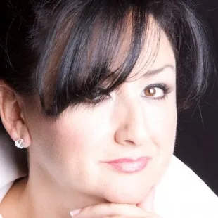 Voice and Performance Instructor, Yvonne Iversen, offers private and group lessons in Honolulu, Hawaii AND online (FaceTime/Skype).