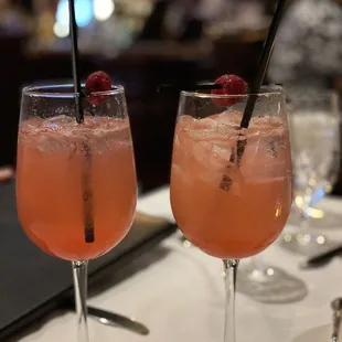 Virgin cocktails (raspberry nojito)
