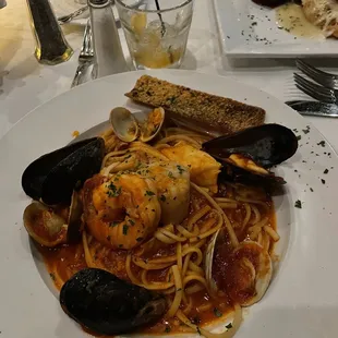 Liguini Frutti DI Mare