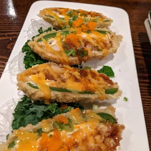 Yellowtail jalapeno appetizer is *deep fried*!!   I can see ppl loving this if they meant to order it - but they really need to tell you!