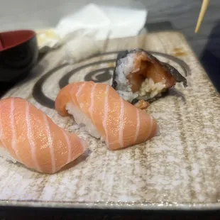 Salmon sushi