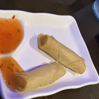 2 Pieces Spring Rolls