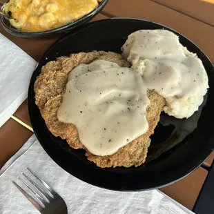 Chicken fried steak, mashed, white gravy: pretty decent. Mac and cheese: ok.