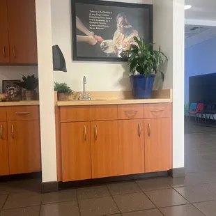 While waiting for my care to be service I sat down