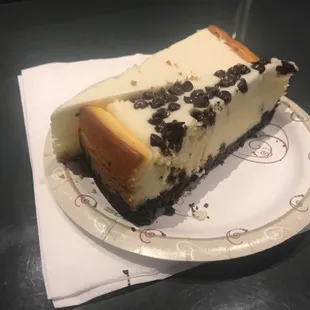 Great cheesecake for those who love sweets . Can say if your looking for a good piece of cheesecake cake this is the way to go