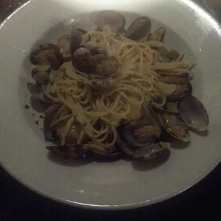 Linguine with White Clam Sauce