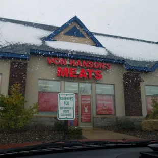 the outside of a restaurant