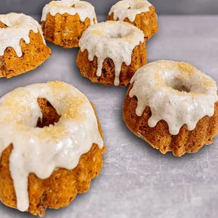 Cinnamon Crème Bundt Cakes