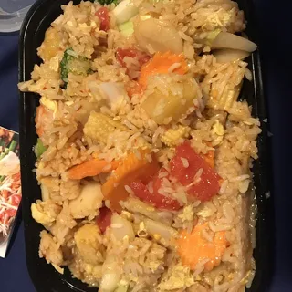 F4. Pineapple Fried Rice