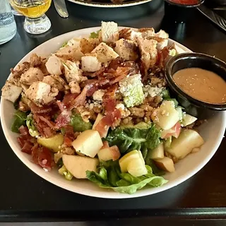 Von's Spring Chicken Cobb**