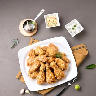 food, chicken wings and fried chicken