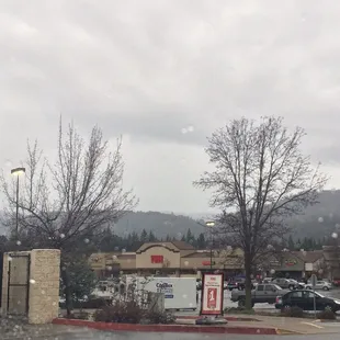 Shop at Von, save 1$ on gas, wow that's a lots, lol..!!