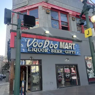 the outside of a liquor store